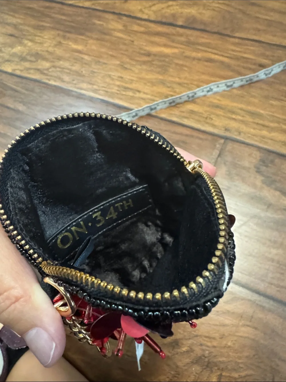 On 34th Black Beaded Red Floral Sequin Round Wristlet Coin Purse NWT